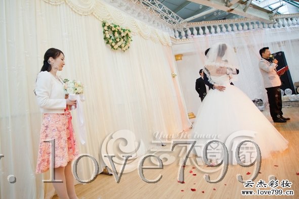 新娘化妆